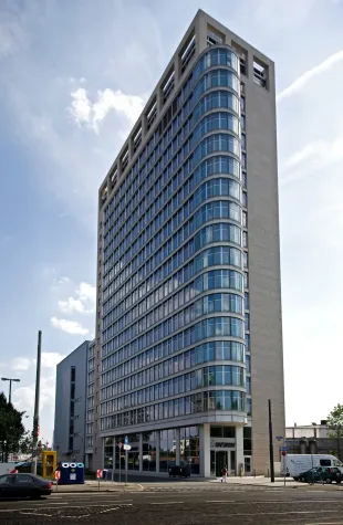 IMAXXAM kauft Landmark-Objekt „Lighttower“ im Frankfurter Ostend Bild: IMAXXAM kauft Landmark-Objekt „Lighttower“ im Frankfurter Ostend