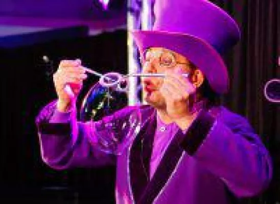 Weihnachtsfeier mit schönen Ideen und guter Unterhaltung Bild: Weihnachtsfeier mit schönen Ideen und guter Unterhaltung