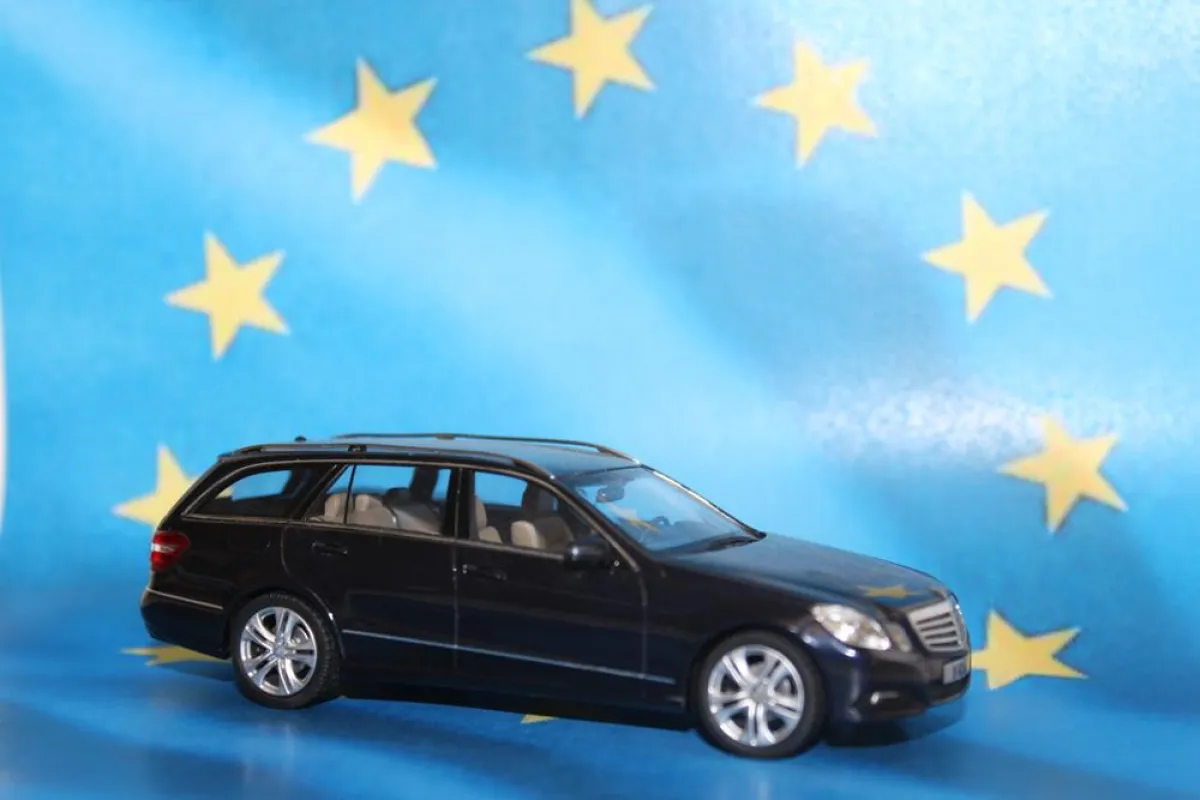 Unterwegs in Europa: Das darf im Auto nicht fehlen