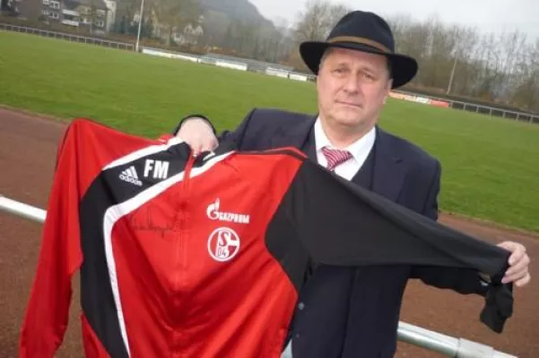 Bild: Hattingen hilft Haiti: Thomas Röthig, Felix Magath und HATTINGEN EINS starten neue Benefiz-Auktion