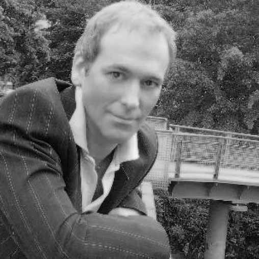 Robert Paul – ein neuer Stern am deutschen Musikhimmel fängt an zu strahlen Bild: Robert Paul – ein neuer Stern am deutschen Musikhimmel fängt an zu strahlen