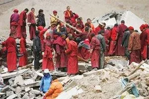 Bild: Das Engagement buddhistischer Mönche bei den Rettungsarbeiten und die staatlichen Medien