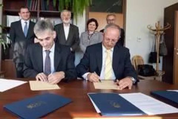 Bild: Promotionsabkommen mit der Jagiellonen Universität in Krakau