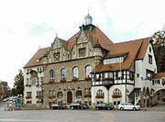 Bild: Bergisch Gladbach - Kürzungspläne des Bürgermeisters in der Kinder- & Jugendarbeit sind noch nicht vom Tisch.