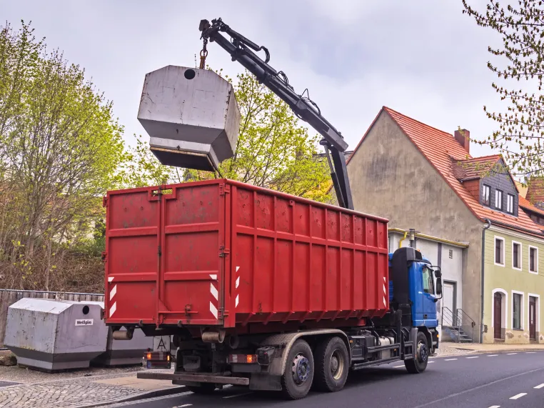 Bild: World Cleanup Day: Effiziente Müllsammlung per KI