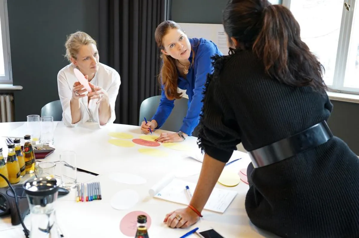 Das Team von Brand Union Germany zeigt Studiernden die Zukunft der Designbranche © Brand Union Germa