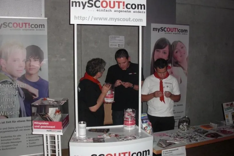 mySCOUT!com präsentiert sich auf dem Stuttgarter CSD Bild: mySCOUT!com präsentiert sich auf dem Stuttgarter CSD