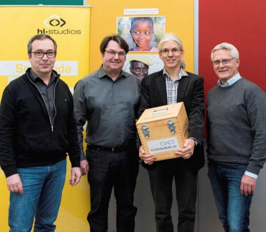 (Foto: hl-studios, Erlangen): Martin Aufmuth (2.v.r.) und die Verantwortlichen von hl-studios GmbH