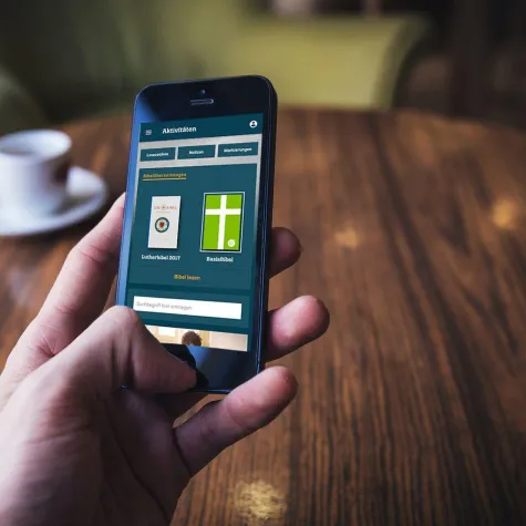 Bild: Mehr als 250.000 Downloads der Lutherbibel 2017