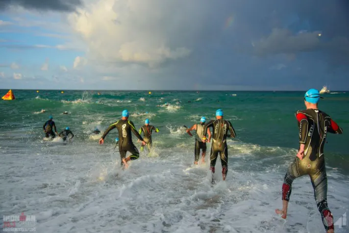 Bild: Schwimmen, Radfahren und Laufen in Messenien
