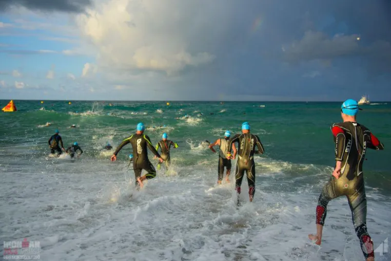 Bild: Schwimmen, Radfahren und Laufen in Messenien