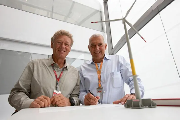 Bild: Financial Close für den von der Windreich AG initiierten Offshore-Windpark „Global Tech I“