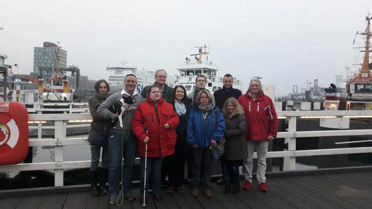 Vor maritimer Kulisse - Tierschutzpartei Schleswig-Holstein im Hafen der Landeshauptstadt Kiel