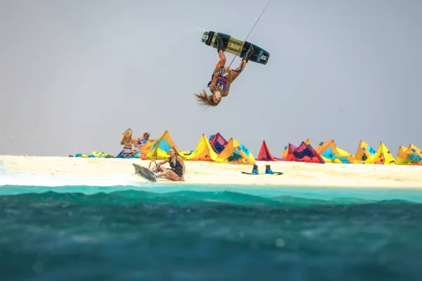 Auf nach Utopia: Somabay eröffnet neuen Kite Hotspot auf Tobia Island Bild: Auf nach Utopia: Somabay eröffnet neuen Kite Hotspot auf Tobia Island