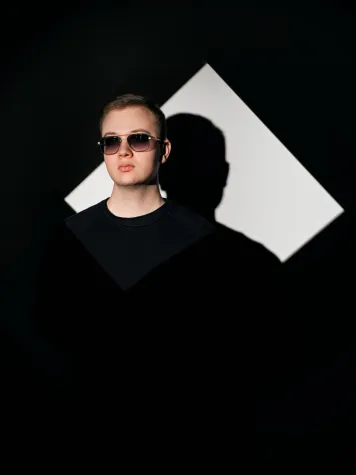 Bild: DANCE-Hit "Never Let You Go" von Oliver Sullivan