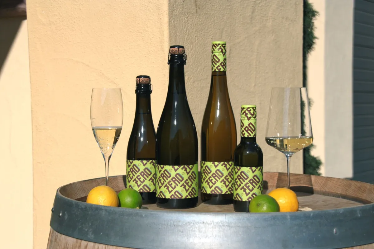 Alkoholfreier Riesling Zero und Zero Sparkling (© Weingut Riffel)