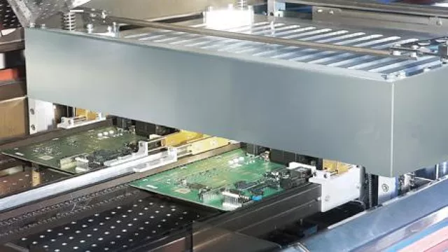 Bild: Die flexible 2-in-1-Loesung für das Reflowloeten von Rehm Thermal Systems