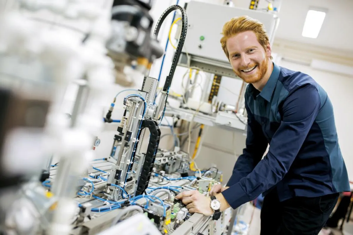 Smarte Fertigungssteuerung -  shutterstock_272671073 Goran Bogicevic