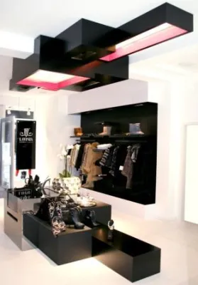 Bild: Perfekter Look von Kopf bis Fuß Raumschiff konzipiert und realisiert den LAVINIA Store in Hamburg