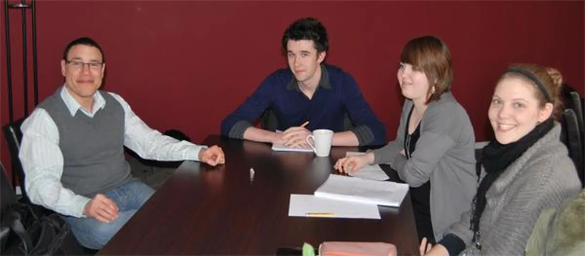 Von links nach rechts: Der Animationsprofi Martin H´Leureux und die Bachelor-Studenten Timon Gaus, Silke Dieringer & Anna-Lena Gleich (2. Semester, Angewandte Medien).