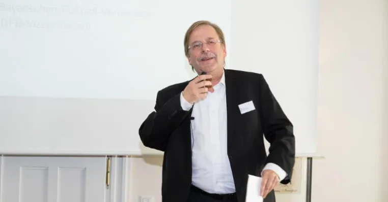 7. Sportrechtskongress: Amateurfußball muss sichtbar werden Bild: 7. Sportrechtskongress: Amateurfußball muss sichtbar werden