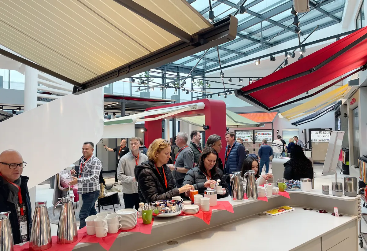 Fachpartner aus Übersee und Irland waren im Februar bei markilux zu Gast. (© markilux)