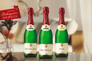 Bild: Rotkäppchen mit aufmerksamkeitsstarker Aktion: Jede Sektflasche wird zum einzigartigen Botschafter