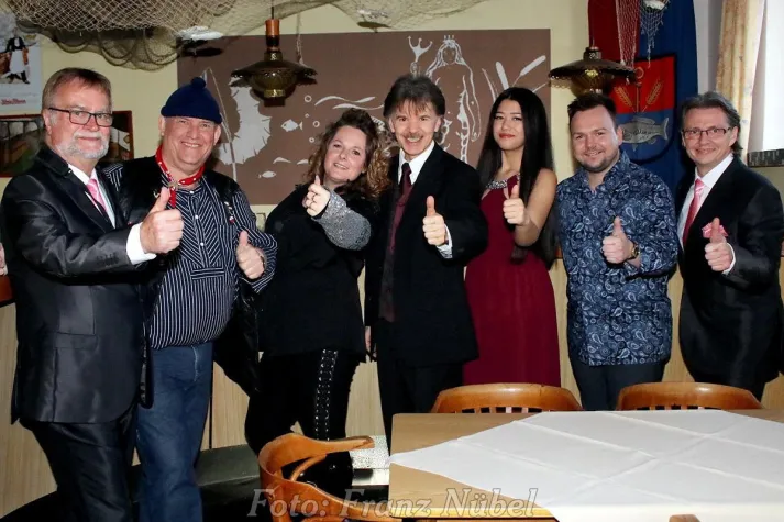 18. Musikspaß mit der Original Kultshow von Mike Dee Bild: 18. Musikspaß mit der Original Kultshow von Mike Dee