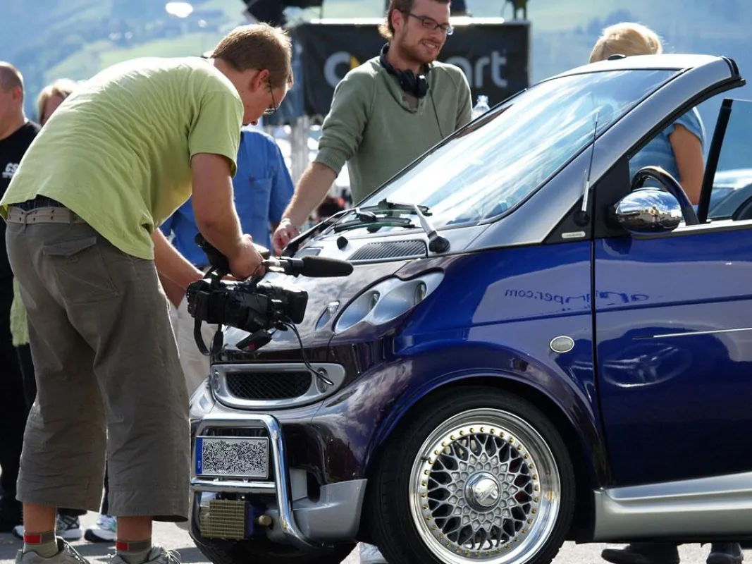 Holen Sie sich den nötigen Nervenkitzel einfach ins eigene Cockpit - \'Brabus\' liefert die Teile