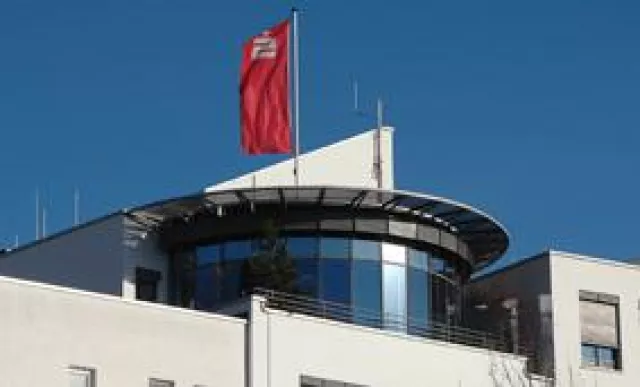 Bild: Beim Zutrittsmanagement unter OSPlus vertraut die Sparkasse Arnsberg/Sundern auf InfoTime