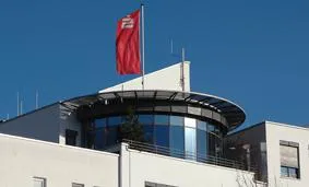 Bild: Beim Zutrittsmanagement unter OSPlus vertraut die Sparkasse Arnsberg/Sundern auf InfoTime