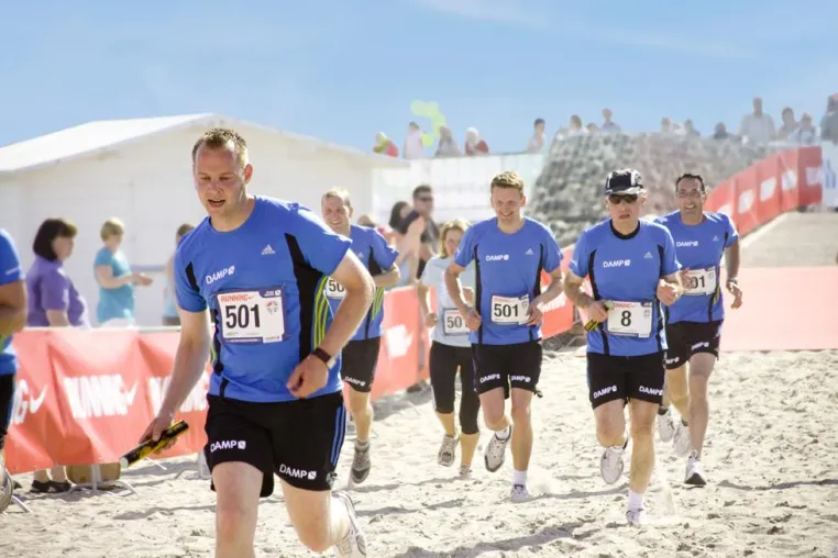 Lauf zwischen den Meeren 2012: 500 Staffelplätzen sind vergeben Bild: Lauf zwischen den Meeren 2012: 500 Staffelplätzen sind vergeben