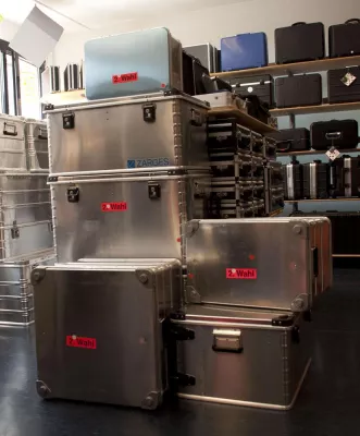 Bild: Auch mit kleinen Mängeln schützen ZARGES-Universalboxen professionell vor Transportschäden