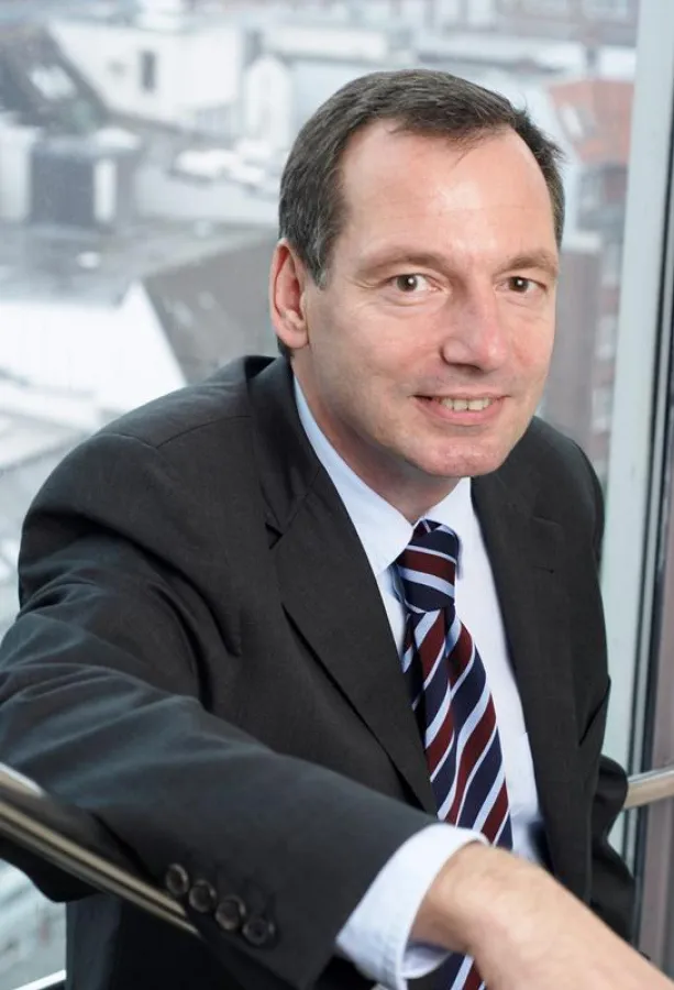 Herr Max Schlenzig, Geschäftsführer der VELOX GmbH