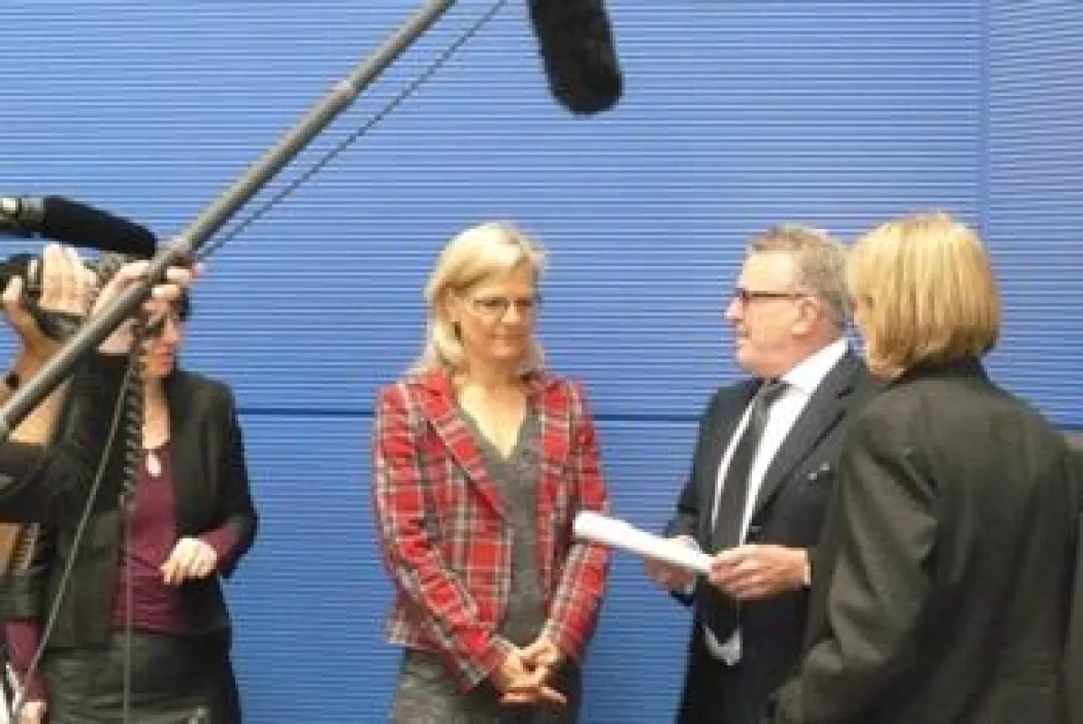 Großes Medieninteresse: EU-Unternehmensbotschafterin Dr. Karin Uphoff im Gespräch mit Thomas Sattelberger, Personalsvorstand der Deutschen Telekom, und Dr. Martine Herpers, Initiatorin der Nürnberger