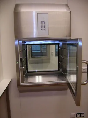 Bild: Maßgefertigte Türen für Reinräume