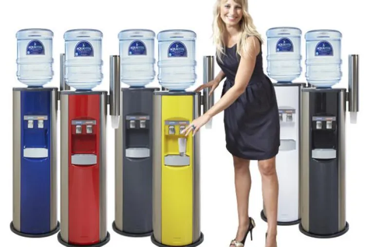 Bild: Die Qual der Wahl: Farbenfrohe Wasserspender von Aqua Vital