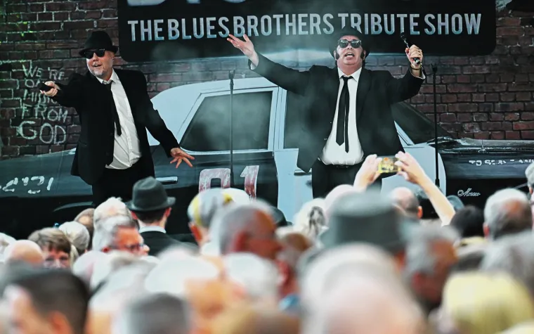 Bekannt aus SAT.1: Big Blue – die Blues Brothers™ Tribute Show für Stadtfeste und Firmenfeiern Bild: Bekannt aus SAT.1: Big Blue – die Blues Brothers™ Tribute Show für Stadtfeste und Firmenfeiern