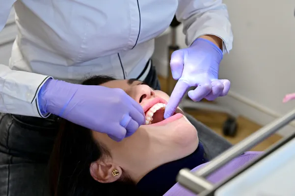 Kiefer als Schmerzzentrum: Wenn CMD chronische Beschwerden im Körper auslöst Bild: Kiefer als Schmerzzentrum: Wenn CMD chronische Beschwerden im Körper auslöst