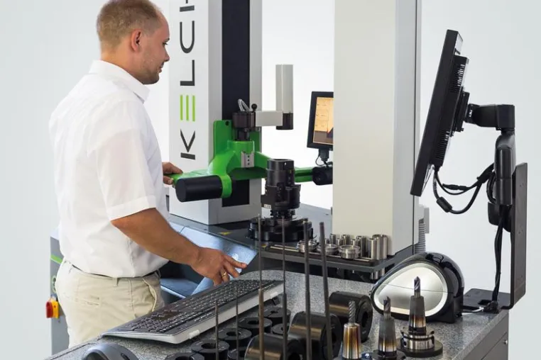 Bild: KELCH KENOVA set line V9xx-S: Systemkonzept für höchste Ansprüche / Neu gestaltetes Einstell- & Schrumpfgerät