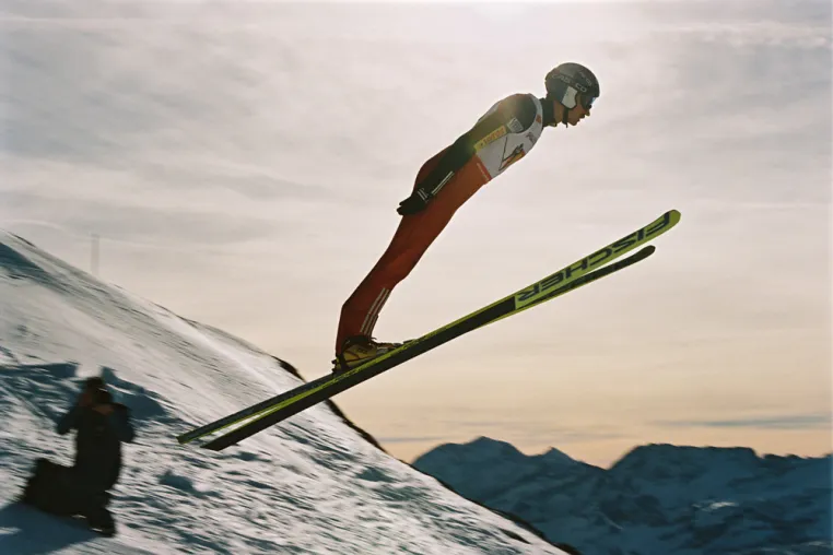 Schneesicheres Training auf dem Kitzsteinhorn / Polens Skisprung-Nationalmannschaft trainiert für die kommende Saison Bild: Schneesicheres Training auf dem Kitzsteinhorn / Polens Skisprung-Nationalmannschaft trainiert für die kommende Saison
