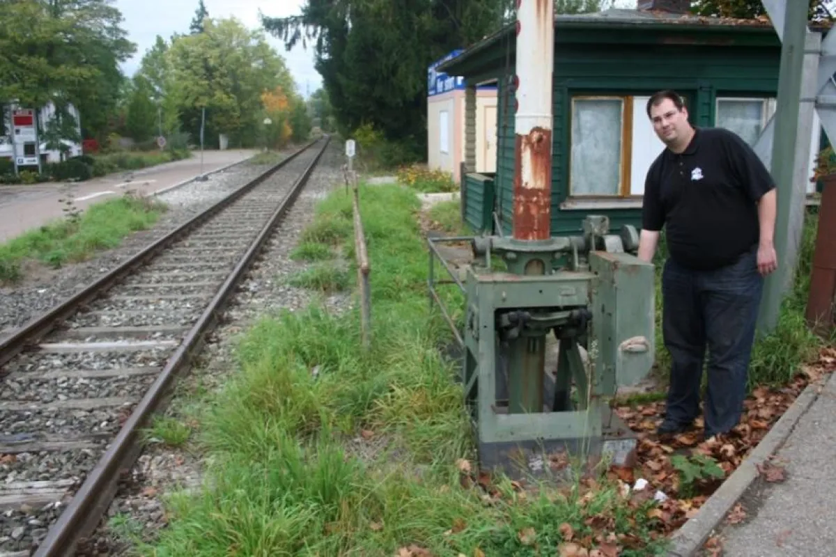 Schrankenwärter Florian Wieser in Nördlingen (Foto Markus Wetterauer)