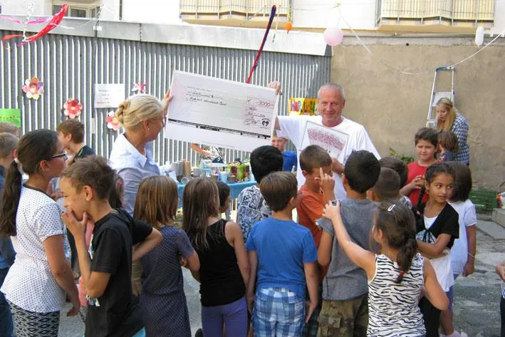 Bild: Geldsegen für Hortkinder des Internationalen Bundes (IB) in Fürth