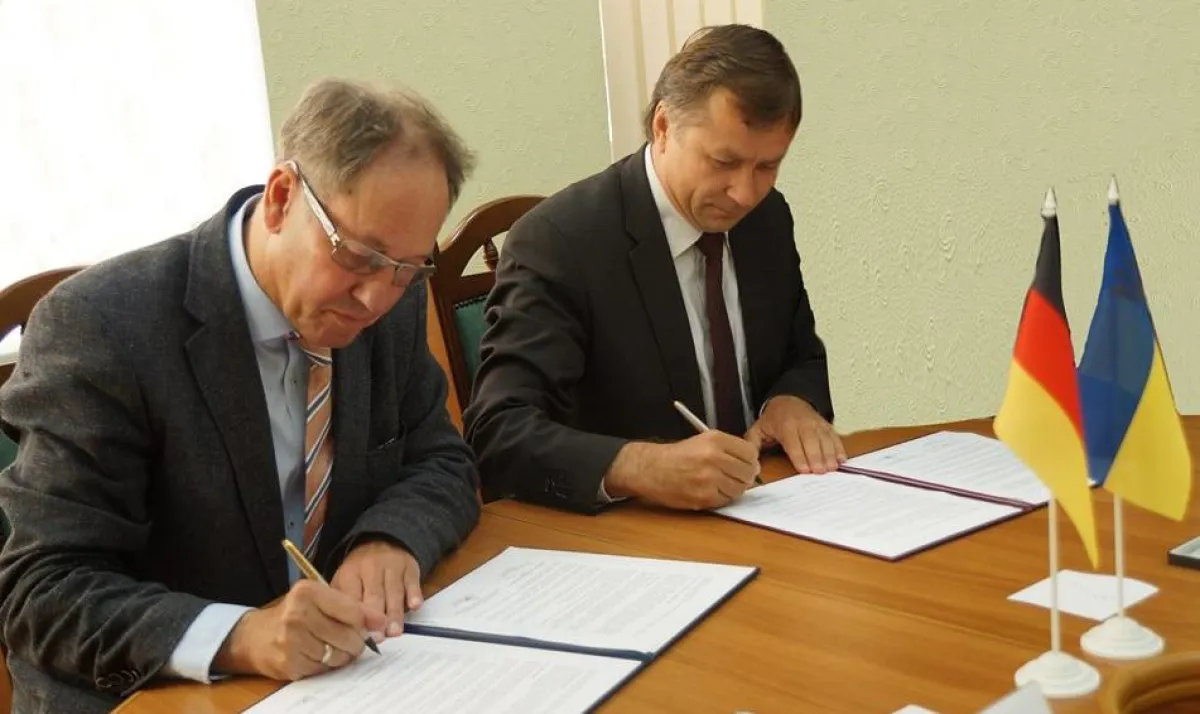 Prof. Dr. F. Egle, Präs. HdWM und Y. Kovbasiuk, Präs. der Nationalen Akademie für öff. Verwaltung.