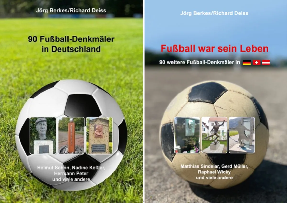 Zwei Bücher zu Fußball-Denkmälern (© Jörg Berkes)