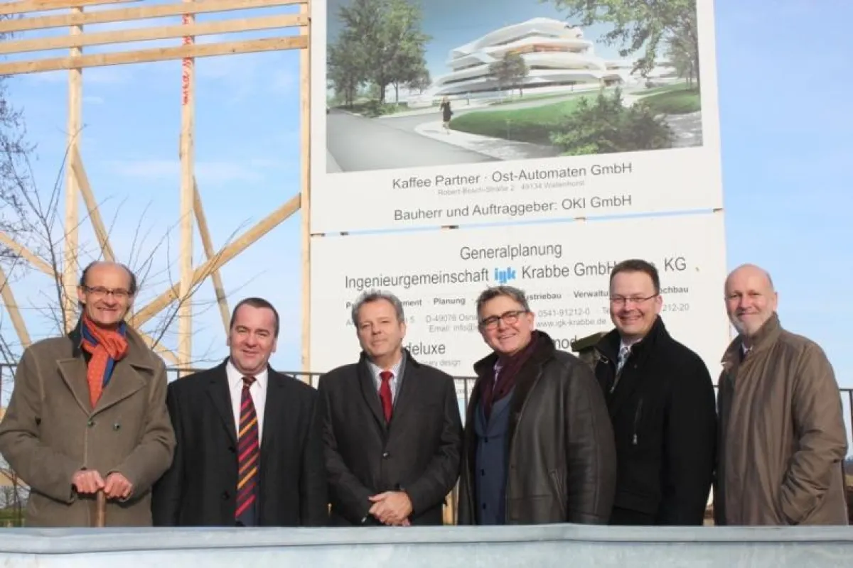 Herr Koch (Geschäftsführer der Kaffee Partner Ost-Automaten GmbH), Herr Pistorius (Oberbürgermeister der Stadt Osnabrück), Herr Dr