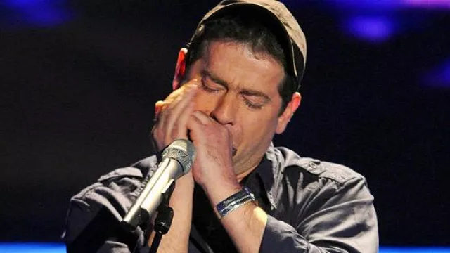 Bild: Supertalent-Gewinner Michael Hirte mit seinem Debüt-Album bei buecher.de