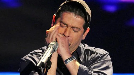 Bild: Supertalent-Gewinner Michael Hirte mit seinem Debüt-Album bei buecher.de