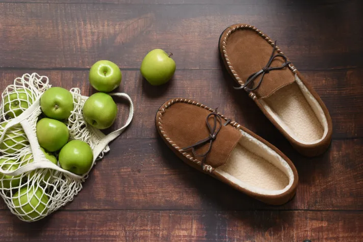 Bild: Irreführende Werbung mit „Apfelleder“