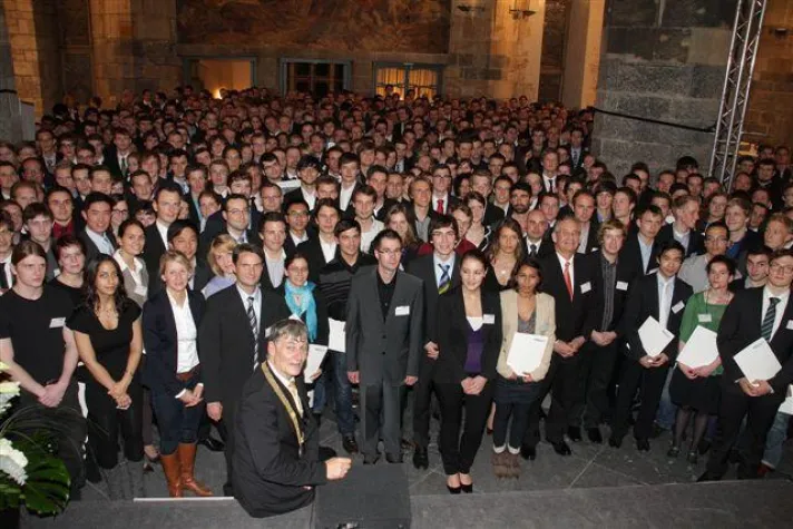 PVS unterstützt Bildungsfonds der RWTH Aachen Bild: PVS unterstützt Bildungsfonds der RWTH Aachen